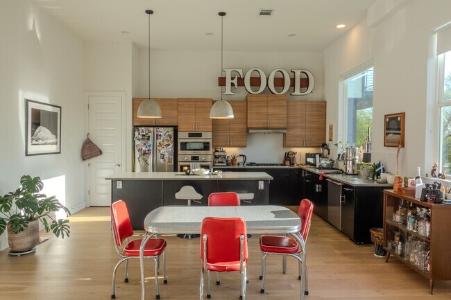 Foto del edificio - 5340 Agatha Cir