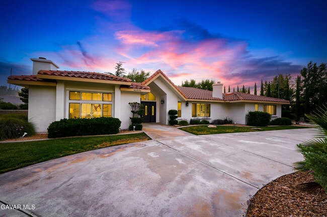 Building Photo - 41901 Cll Clarita