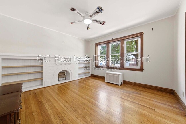 Foto del edificio - 3938 N Lockwood Ave