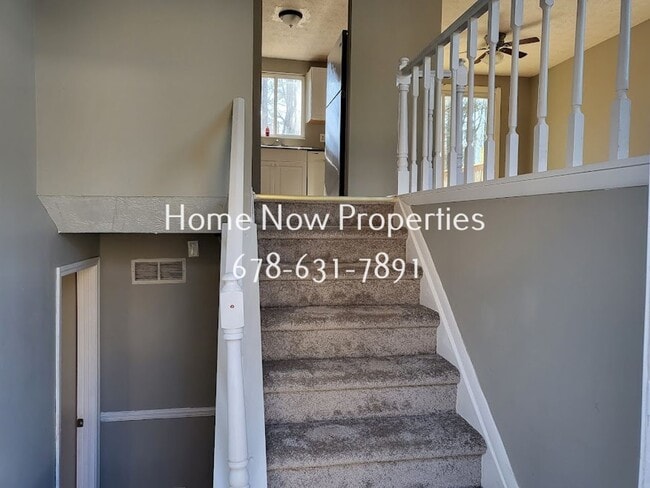 Building Photo - Beautiful 5 bedroom/3 bath in Stone Mountain!