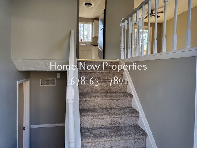 Foto del edificio - Beautiful 5 bedroom/3 bath in Stone Mountain!