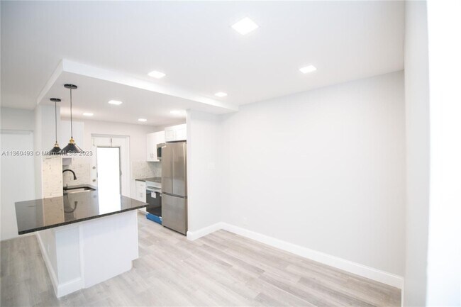 Building Photo - 8704 NW 35th St