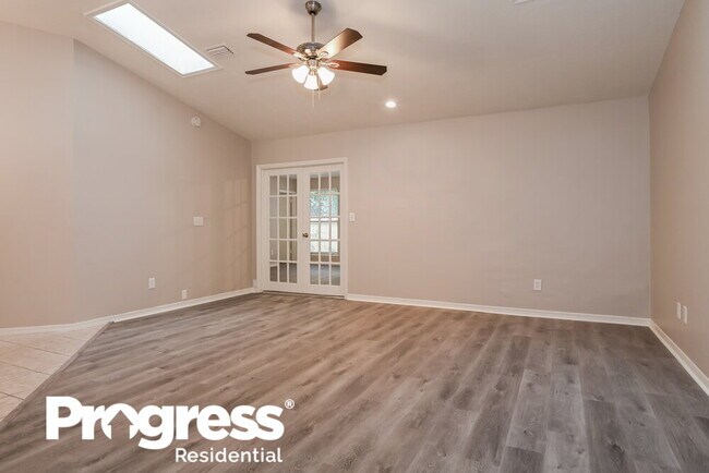 Building Photo - 3747 Mandarin Woods Dr N