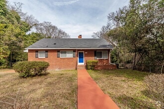 Building Photo - 2113 Cresswell Dr