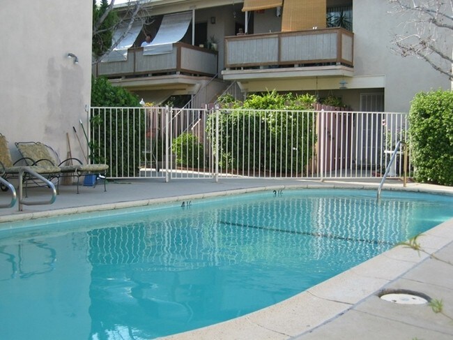 Foto del edificio - 8342 Amigo Ave
