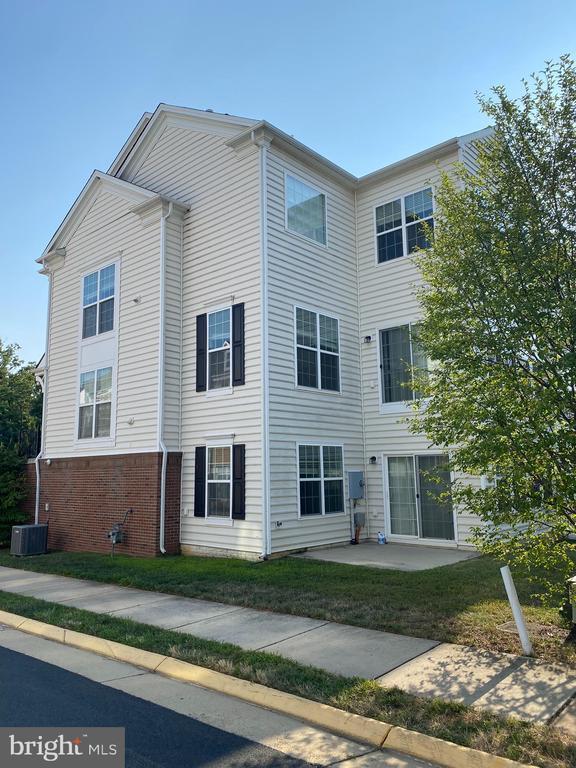 Building Photo - 43582 Heritage Gap Terrace