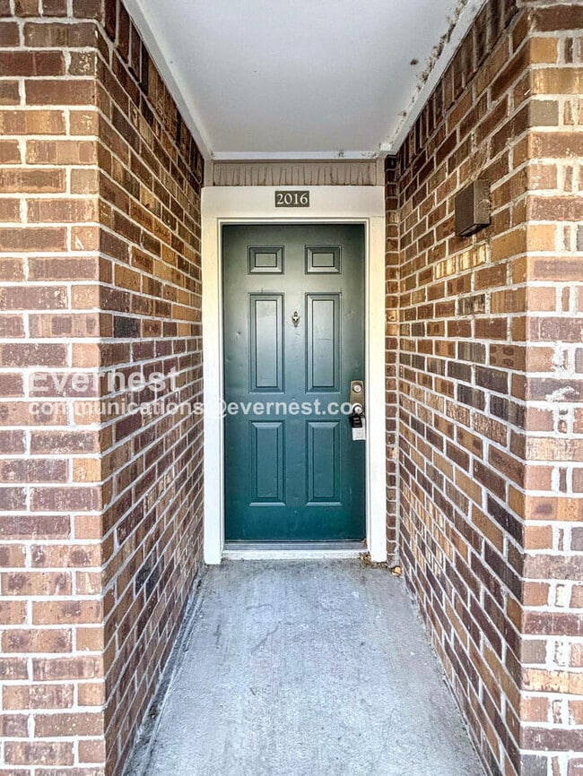 Foto del edificio - 2016 Oxford Ln