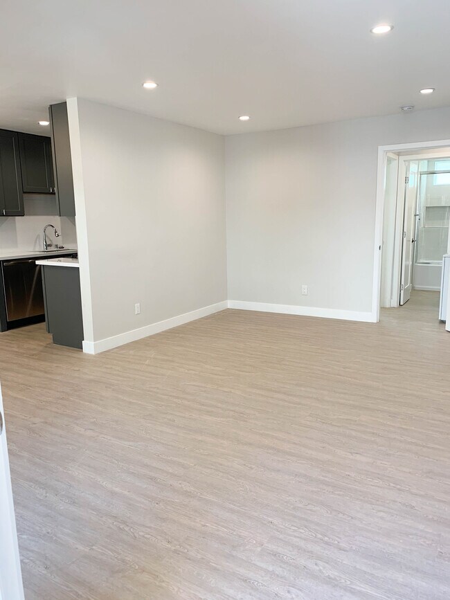 Foto del edificio - 3652 Clarington Ave
