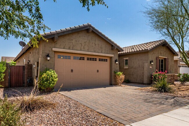 Building Photo - 20273 E Raven Dr