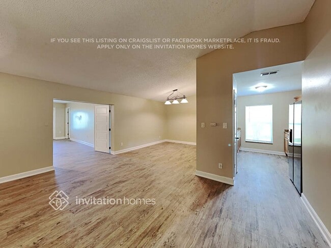 Foto del edificio - 15924 Eagle River Way