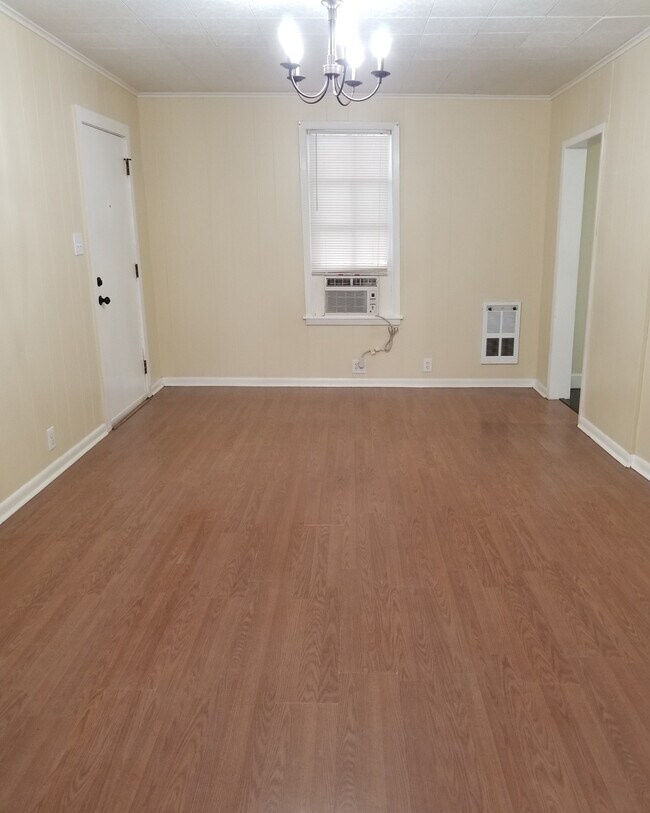 Building Photo - 240 Beauregard St