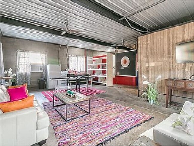 Photo - Super Cool Loft-like House near Downtown!