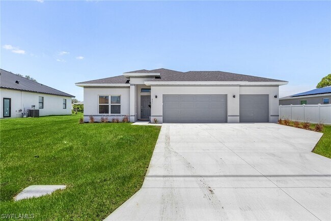 Building Photo - 703 NE Juanita Ct