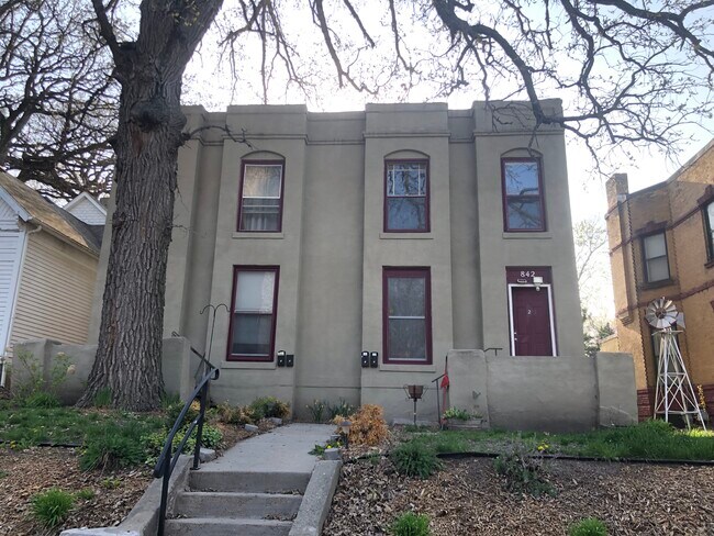Building Photo - 842 16th St