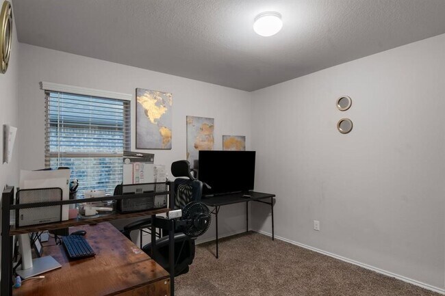 Foto del edificio - 518 Poppy Field Ct