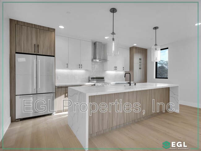 Foto del edificio - 514 Grand Blvd