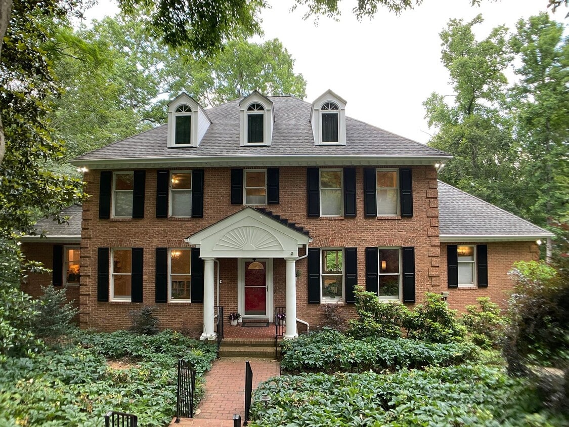 Executive Home in The Heart of Chapel Hill! - Executive Home in The Heart of Chapel Hill!
