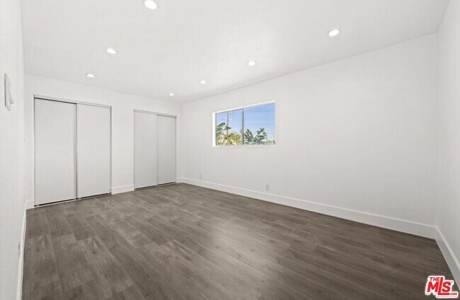 Building Photo - 6257 Lindley Ave
