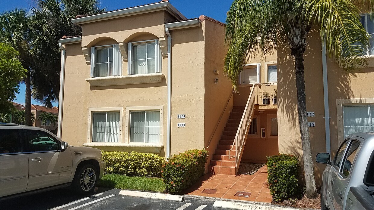 Primary Photo - 1124 NW 124th Plz