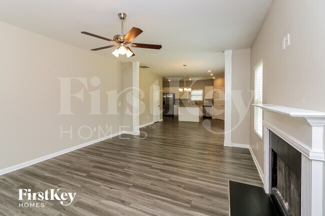 Building Photo - 382 Stable View Loop