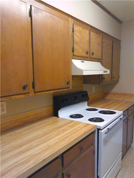 Primary Photo - 104 Elmhurst Cir