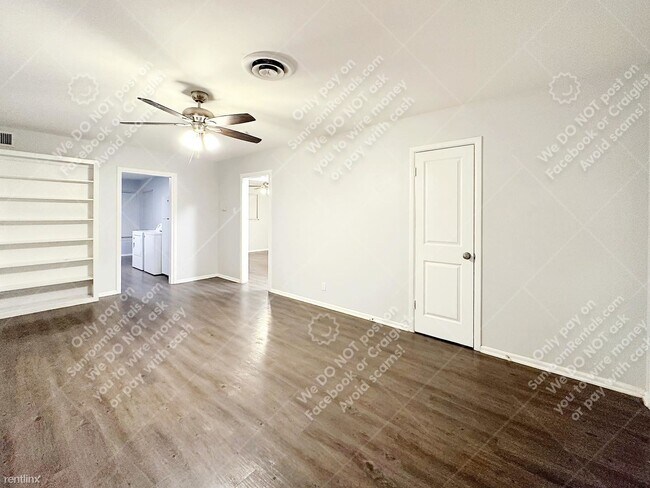 Foto del edificio - 2 br, 1 bath Duplex - 254 Sunnyland Dr