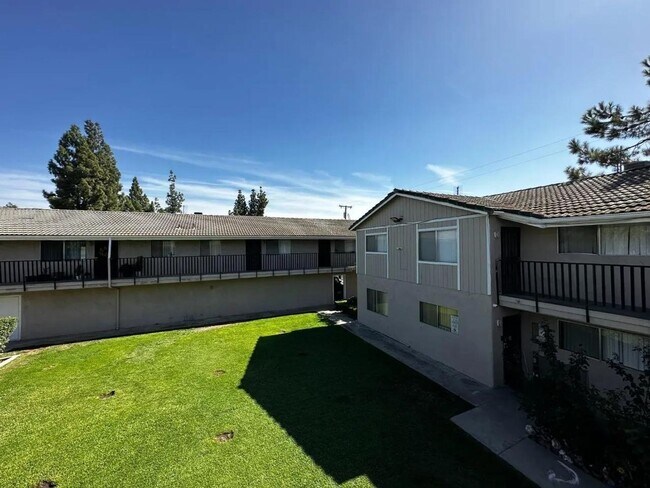 Building Photo - Blue Haven Apartments