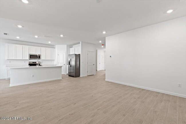 Building Photo - 9610 Giada Dr