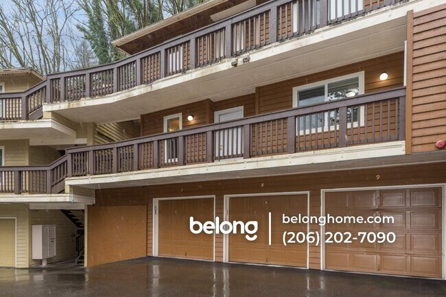 Building Photo - 515 Newport Way NW