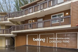 Building Photo - 515 Newport Way NW