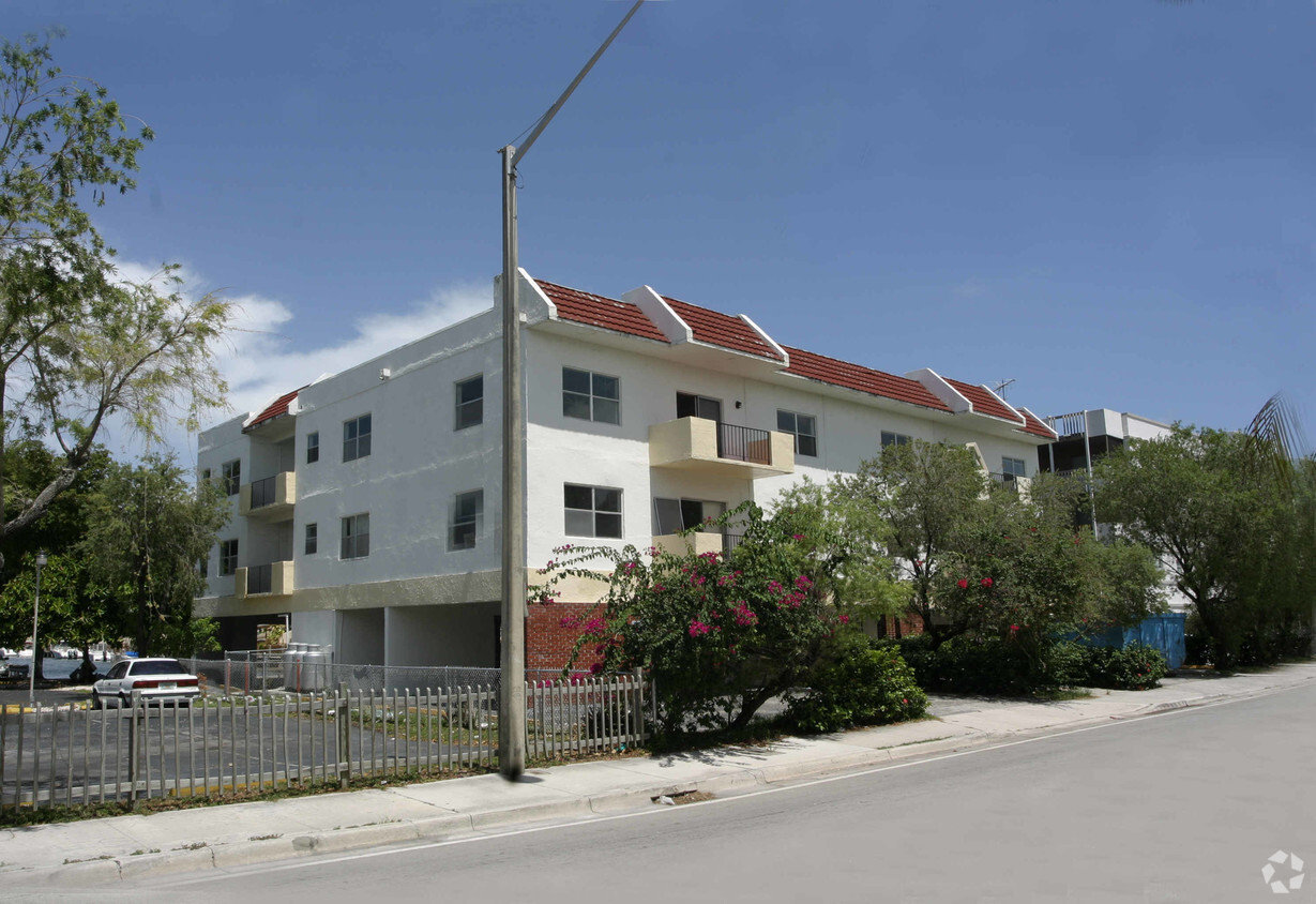 Foto del edificio - Eastern Shores Manor