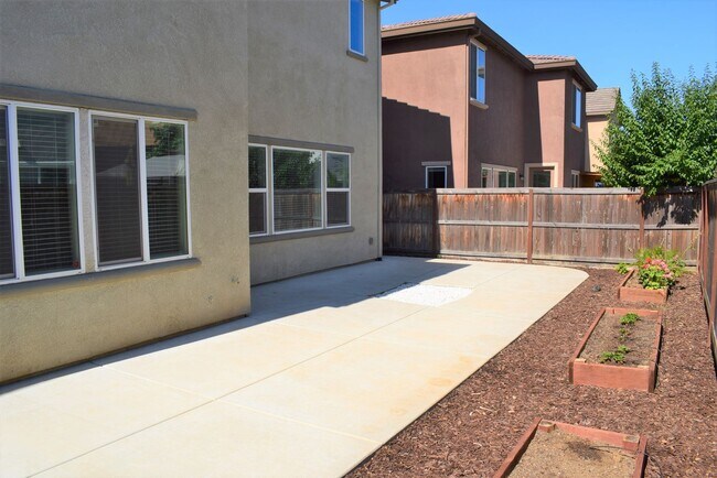 Foto del edificio - Resident Benefit Package Property