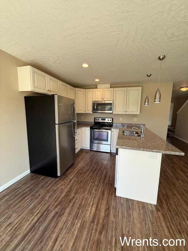 Building Photo - Newly Renovated 3 bed 2.5 bath in Spokane ...