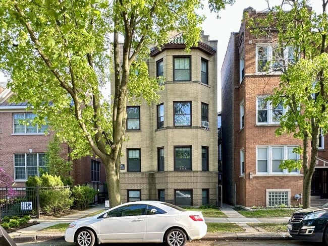 Building Photo - 2131 W Giddings St