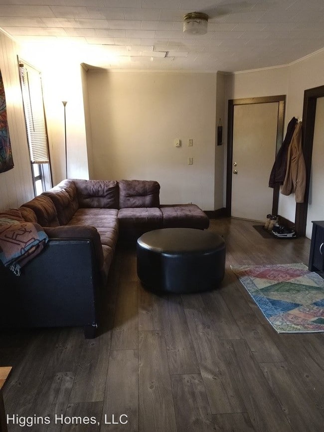 Building Photo - 2 br, 1 bath Apartment - 515 4th St.