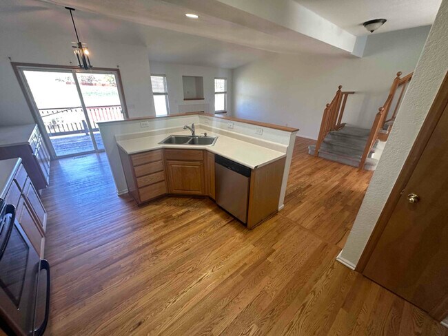 Building Photo - 7400 W Coal Mine Ave