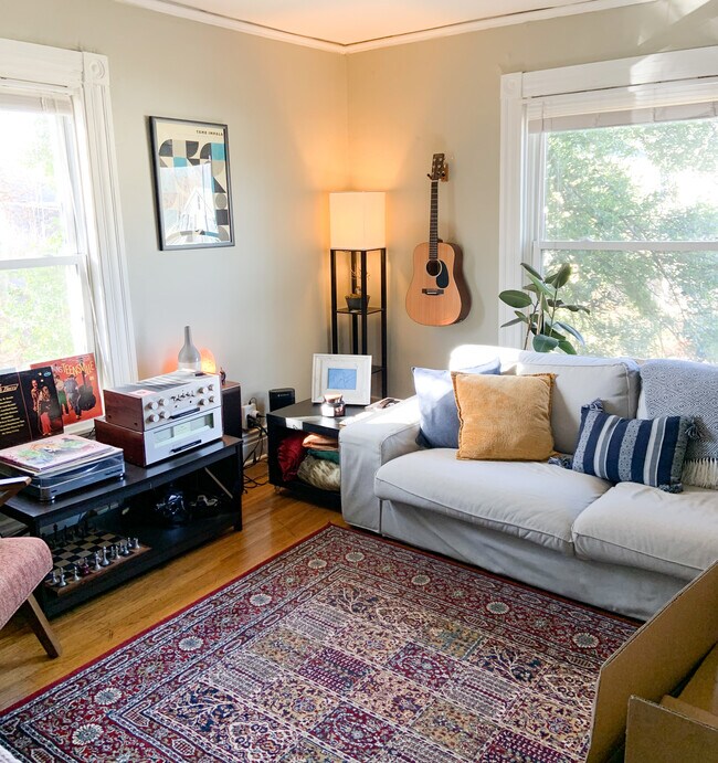 Photo - 185 Coral Ave Apartments