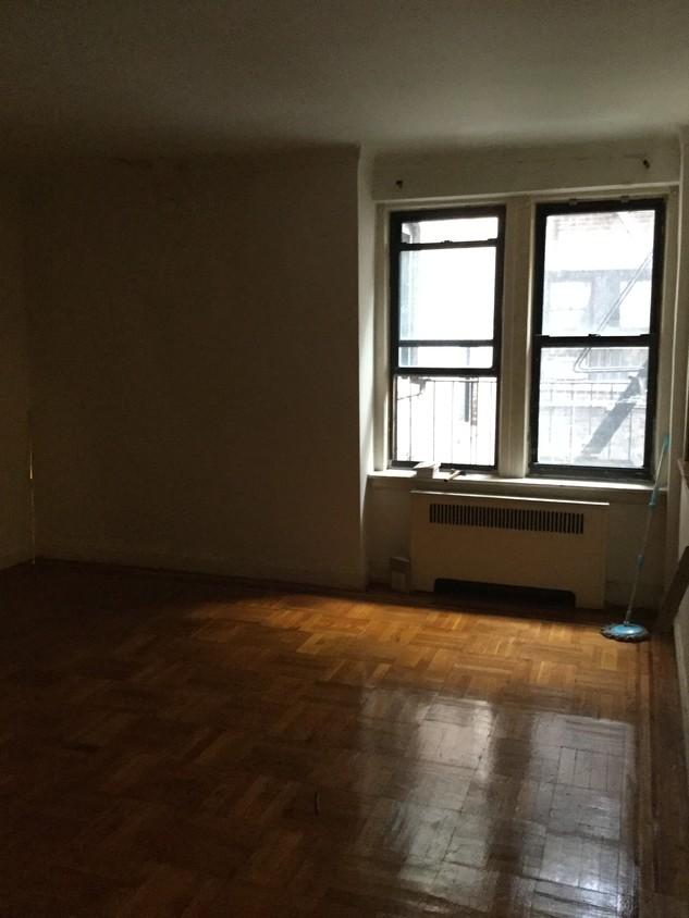 Primary Photo - Amazing Studio in Sunnyside, Queens