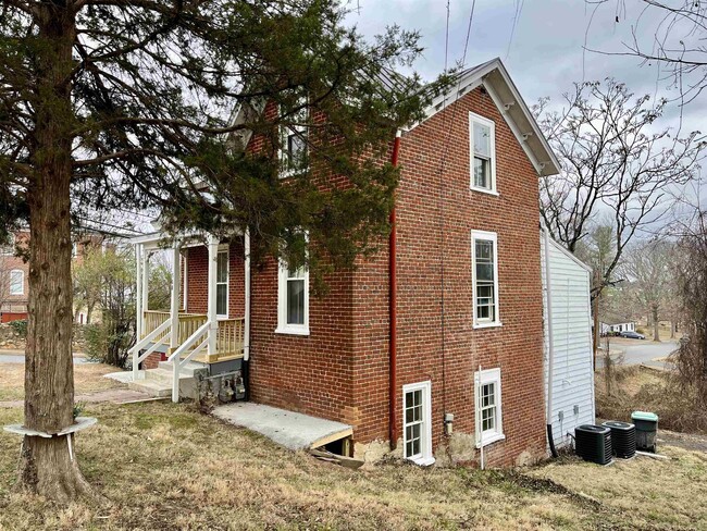 Building Photo - 500 Ridge St