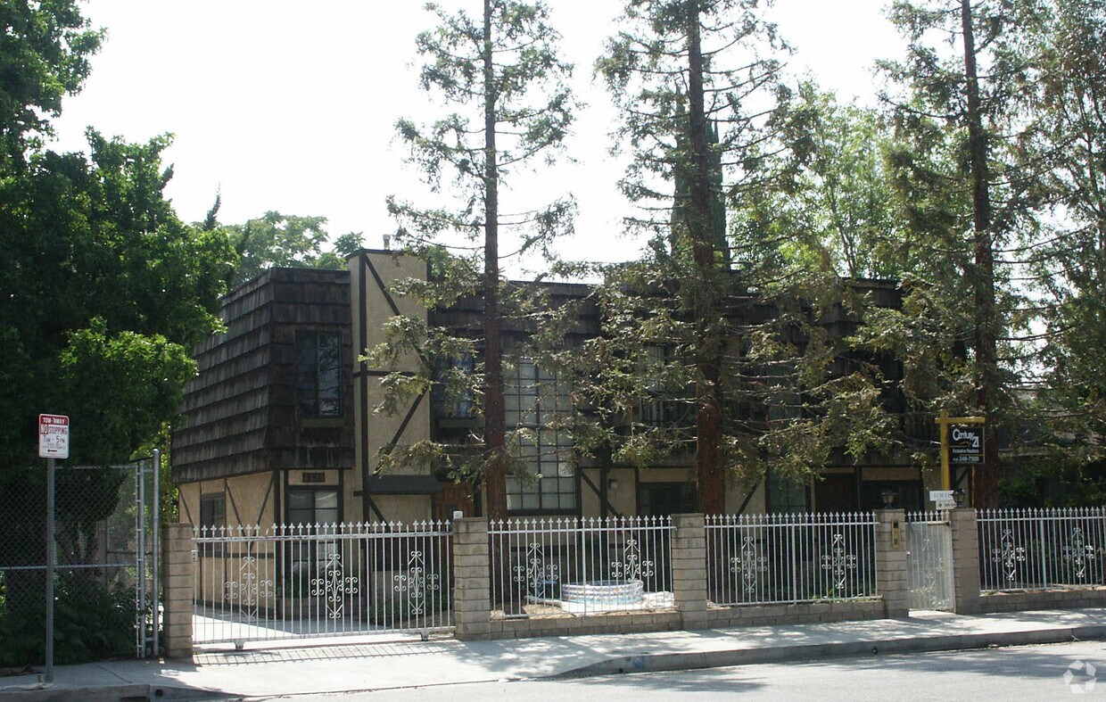 Building Photo - 4424 Colfax Ave