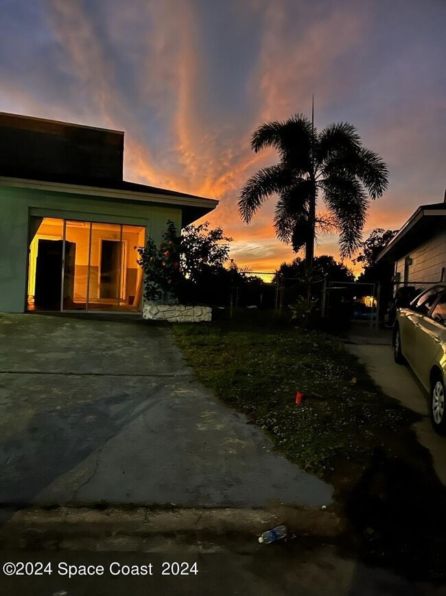 Foto del edificio - 437 Via Palermo Ct