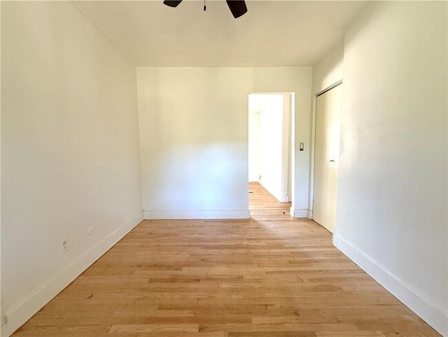 Foto del edificio - 2581 Farley St