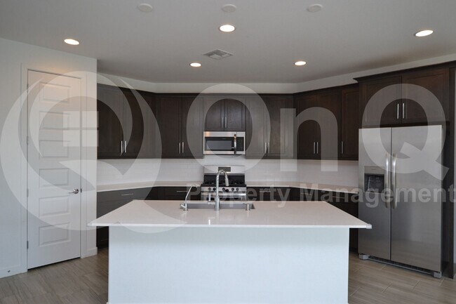 Foto del edificio - 9213 W Glenrosa Ave
