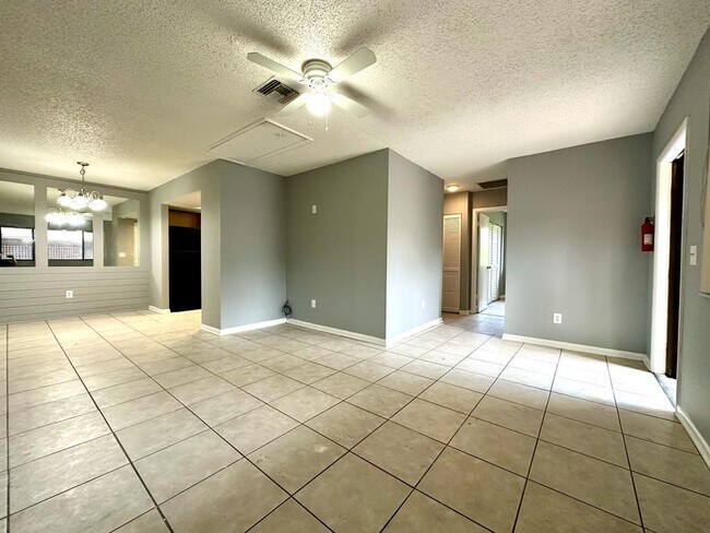 Foto del edificio - 3108 Collin Dr