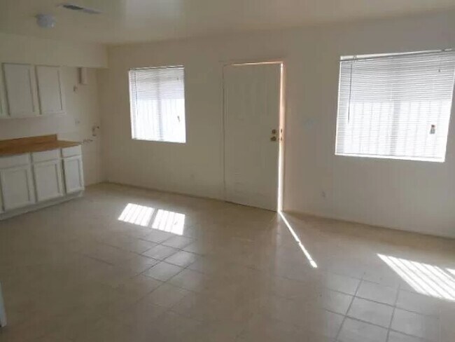 Foto del edificio - 2903 E Wier Ave