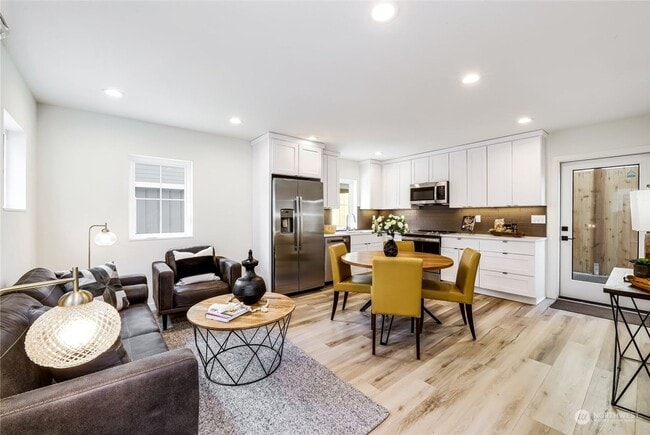 Building Photo - 3 bedroom dream home in Highland Park Neig...