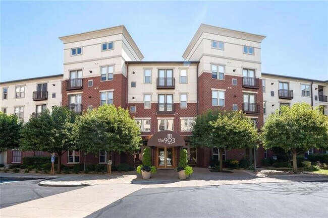 Building Photo - 903 Providence Pl