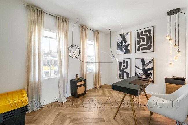 Building Photo - Elevated Living In This Beautiful 4 Bed/3 ...
