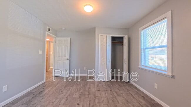 Foto del edificio - 1408 Lyle Ave