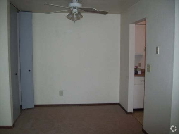 Living Room - Jefferson Park Apartments